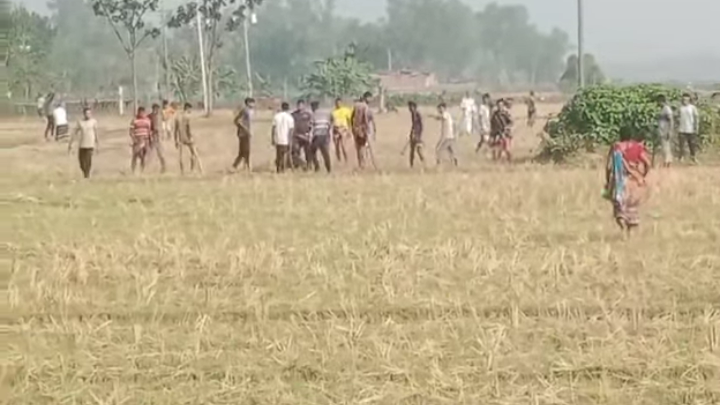 নওগাঁর মান্দায় ব্যক্তিমালিকানার সম্পত্তি জবরদখলের অভিযোগ